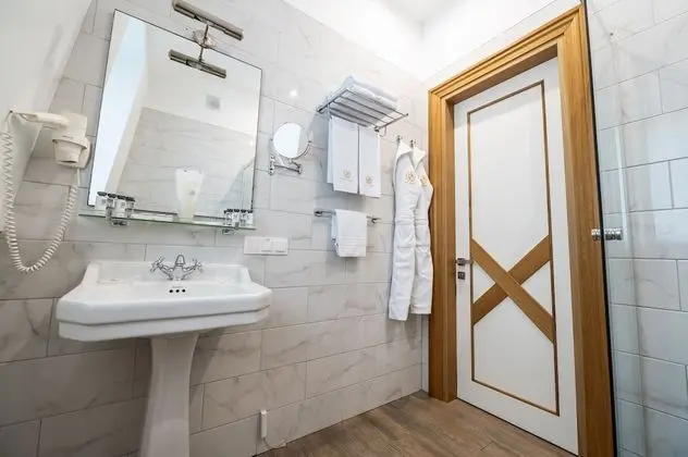 Standard Tek Büyük veya İki Ayrı Yataklı Oda