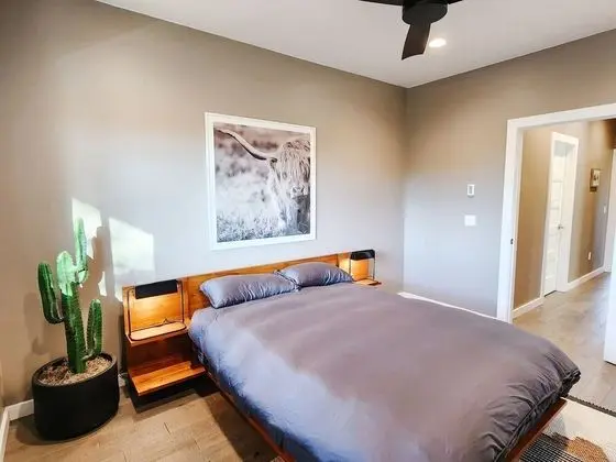 Black & Tan Mountain Town Apartment