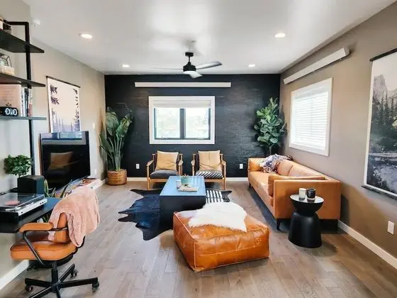 Black & Tan Mountain Town Apartment
