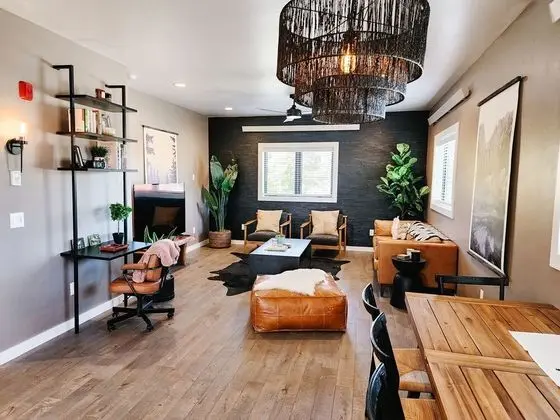 Black & Tan Mountain Town Apartment