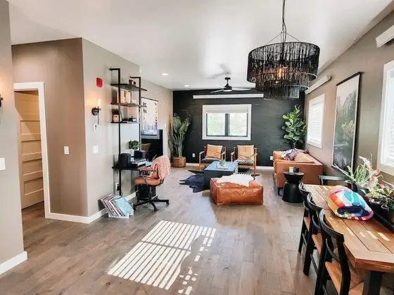 Black & Tan Mountain Town Apartment