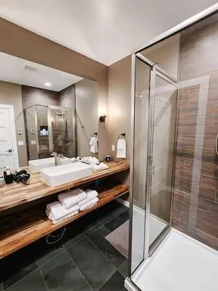 Black & Tan Mountain Town Apartment