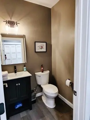 Black & Tan Mountain Town Apartment