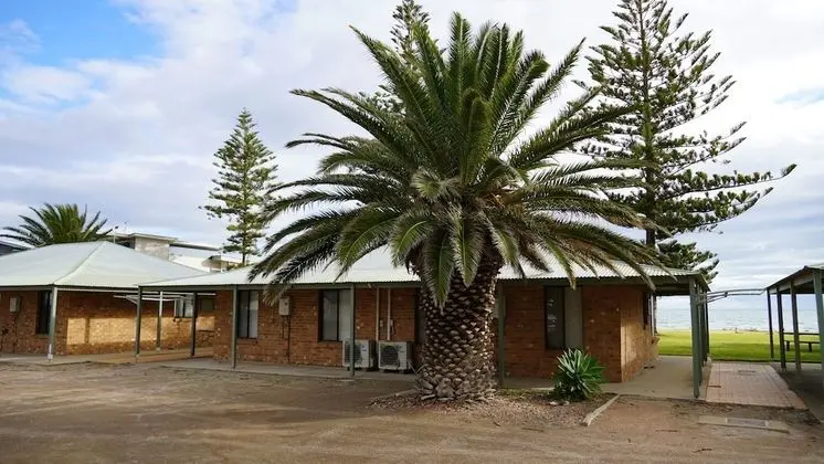 Family Kulübe, 2 Yatak Odası, Plaj Manzaralı, Okyanusa Sıfır (4 Berth Beachfront)