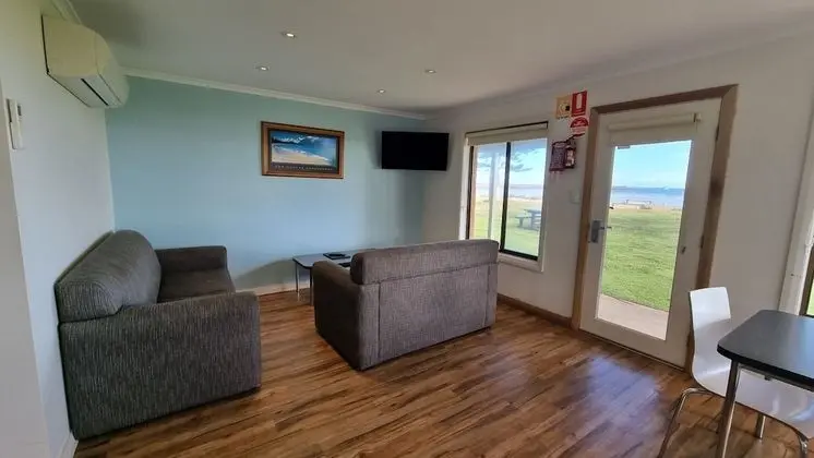 Family Kulübe, 2 Yatak Odası, Plaj Manzaralı, Okyanusa Sıfır (4 Berth Beachfront)