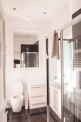 Deluxe Tek Büyük Yataklı Oda, Banyolu/Duşlu