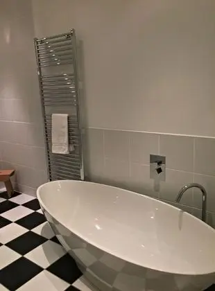 Deluxe Tek Büyük Yataklı Oda, Küvet