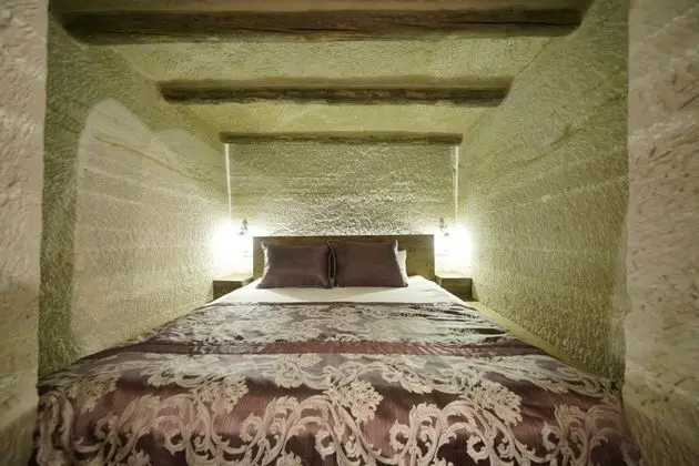 Deluxe Suite , Bahçe Manzaralı, Jakuzili (2 Kişilik)