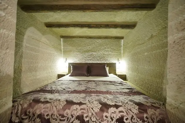 Deluxe Suite , Bahçe Manzaralı, Jakuzili (2 Kişilik)