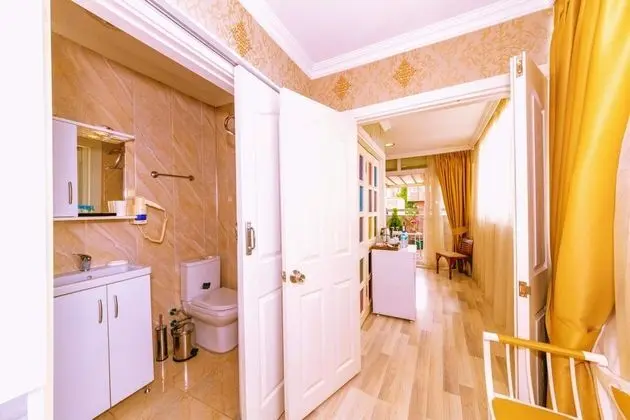 Teraslı Suit- Deniz Manzaralı Oda