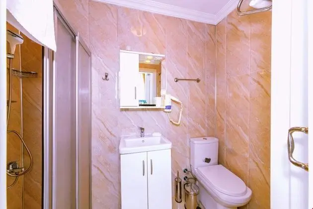 Teraslı Suit- Deniz Manzaralı Oda