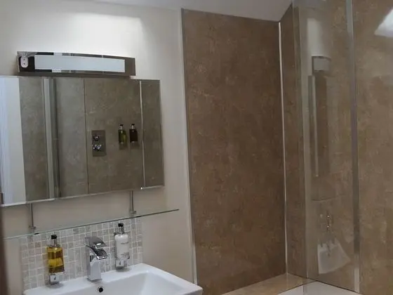 Standard Süit, Banyolu/Duşlu ( King-Size (O))