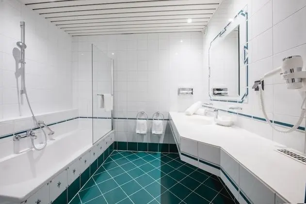 Classic Tek Büyük Yataklı Oda, Balkon, Bahçe Manzaralı