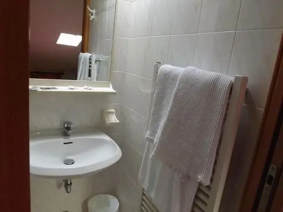 Basic Tek Büyük Yataklı Oda