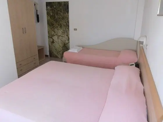 Standard Üç Kişilik Oda