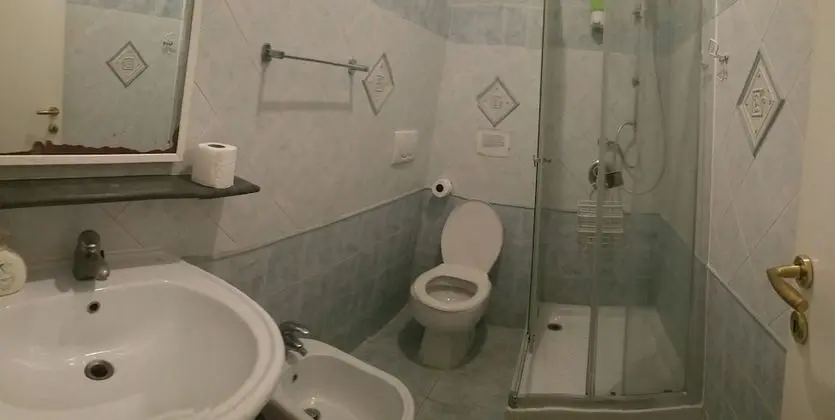 Dört Kişilik Oda, Banyolu/Duşlu