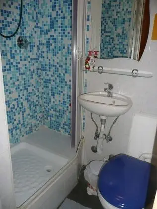 Ortak Ranzalı Oda, Karma Ranzalı Oda