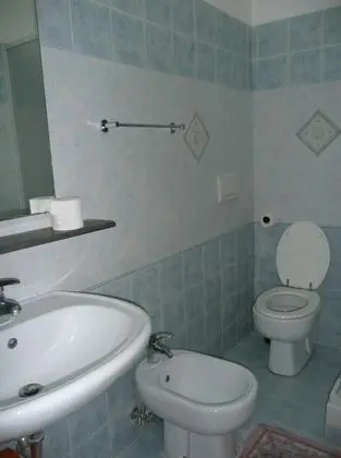 Ortak Ranzalı Oda, Sadece kadınlar için