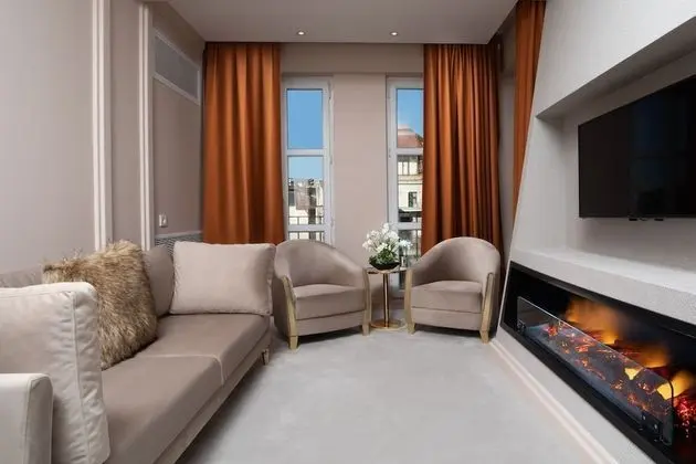 Two Bedroom Apartment's