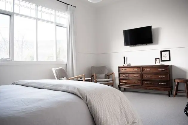 Hill View Suite