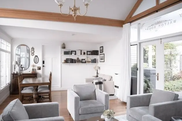Hill View Suite