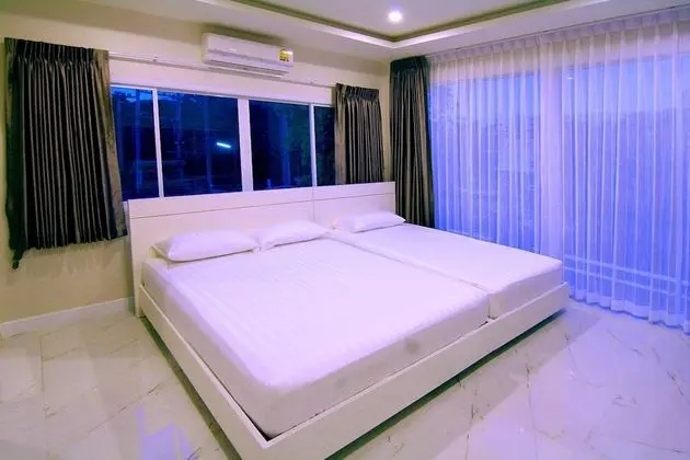 4 Bedrooms with Private Pool Vila