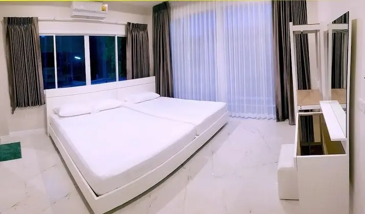 4 Bedrooms with Private Pool Vila
