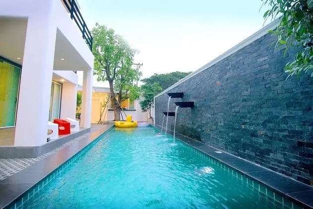 4 Bedrooms with Private Pool Vila