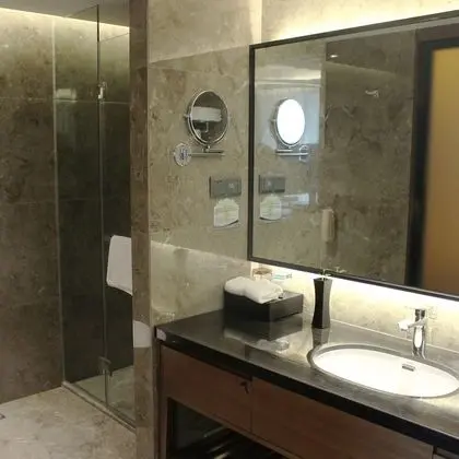 Deluxe Oda, 1 En Büyük (King) Boy Yatak