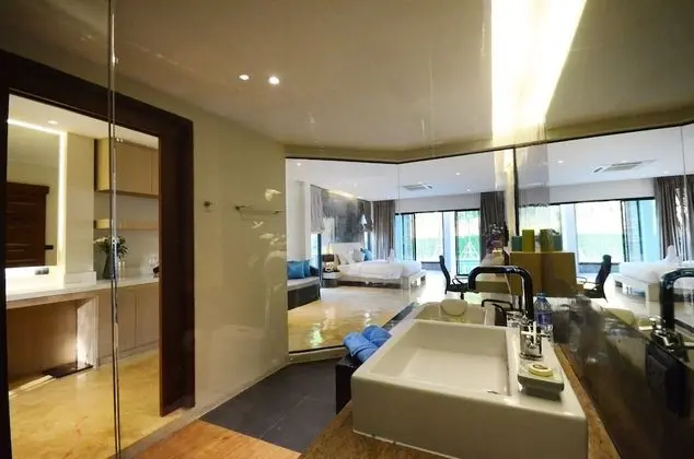 Pool View Suite