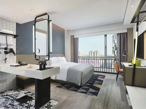 Deluxe Tek Büyük Yataklı Oda, Balkon