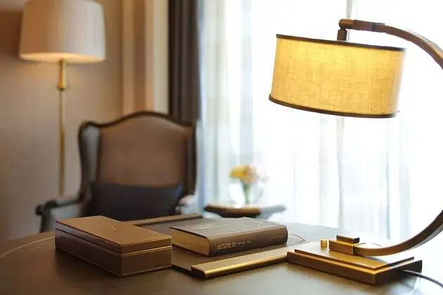 Deluxe Tek Büyük Yataklı Oda, Göl Manzaralı