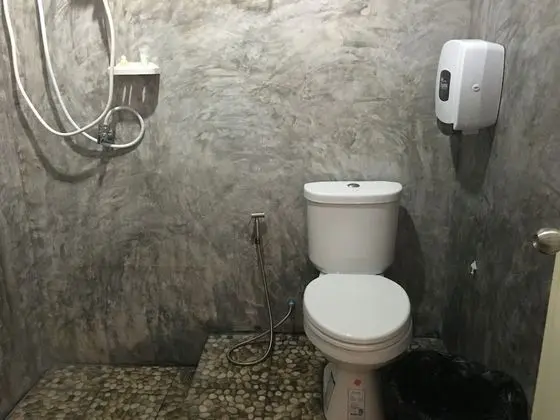 Basic Ortak Ranzalı Oda, Ortak Banyo