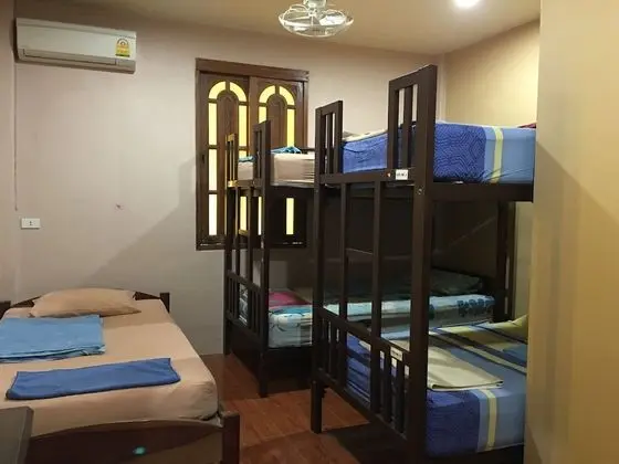 Basic Ortak Ranzalı Oda, Ortak Banyo