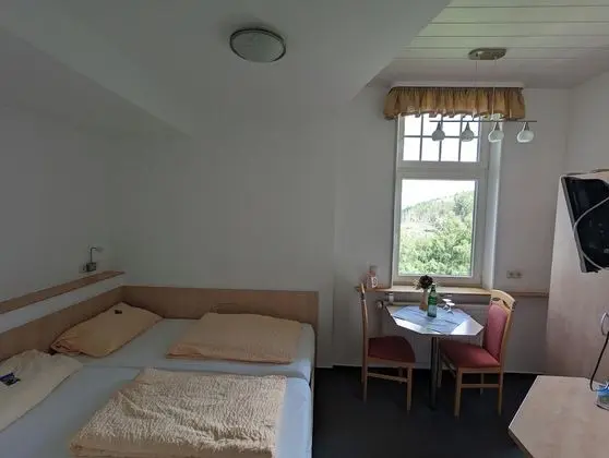 Basic Tek Büyük Yataklı Oda