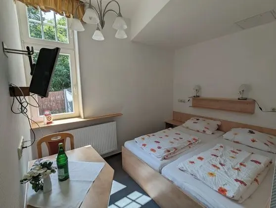 Basic Tek Büyük Yataklı Oda