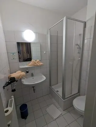 Basic Tek Büyük Yataklı Oda