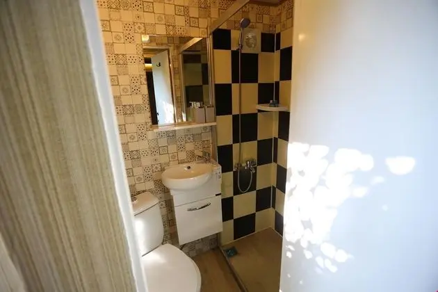 Tiny Room (Artemis)