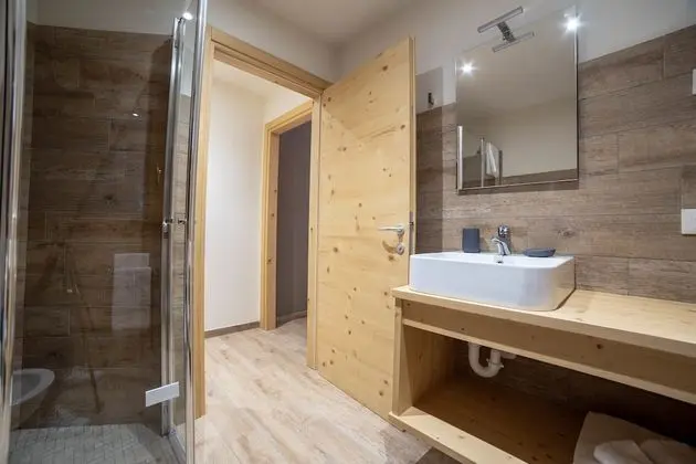 Comfort Tek Büyük veya İki Ayrı Yataklı Oda