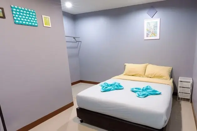 Private Room with Bathroom (Garden View)