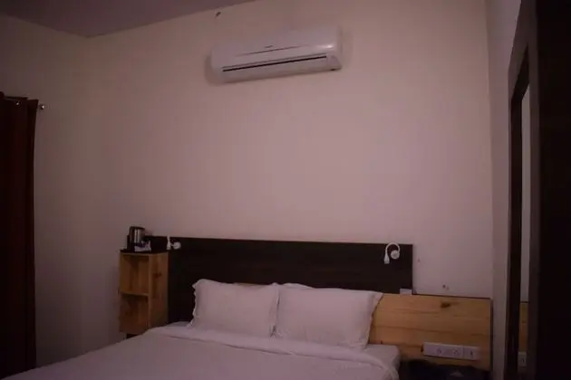 Premium Tek Büyük Yataklı Oda