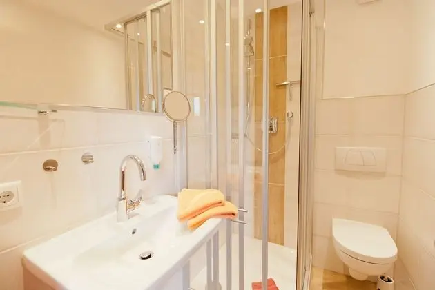 Tek Büyük Yataklı Oda, Balkon