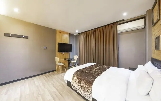 Oda (Semi-private room (double bed bathtub)