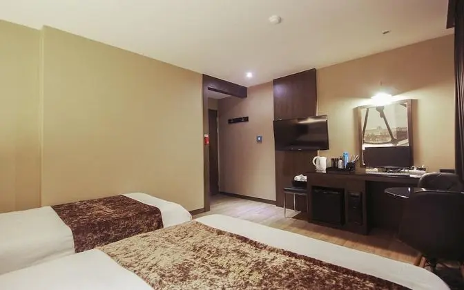 Oda (Special Room (Double & Single))