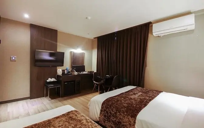 Oda (Special Room (Double & Single))