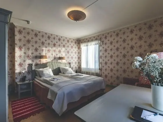 Tek Büyük Yataklı Oda (Hotel)