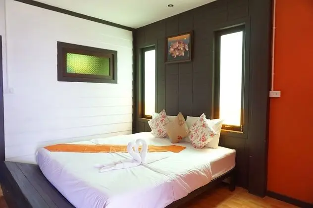 Superior Bungalow with Garden View