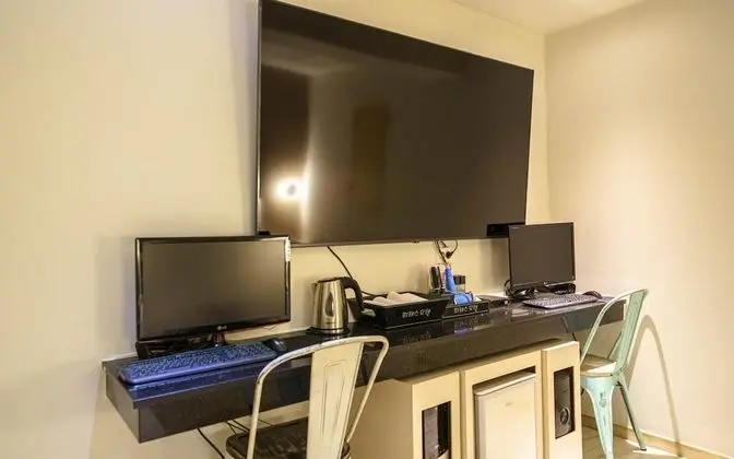 Oda (Semi-private rooms (all NETFLIX rooms)