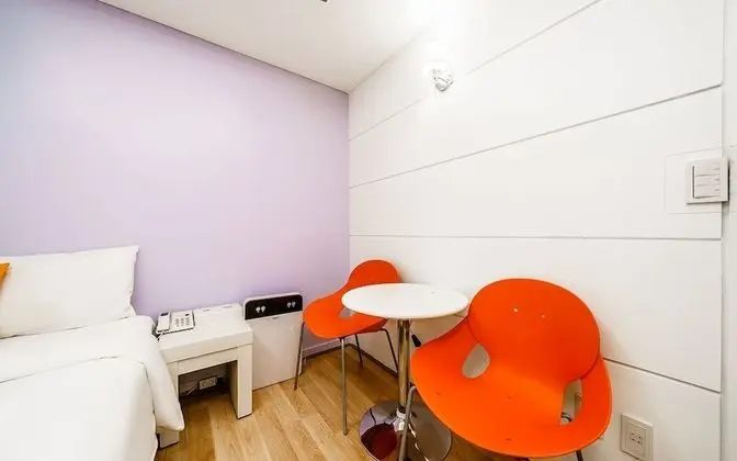 Oda (Standard Room (1PC Window 7 Netflix(w)