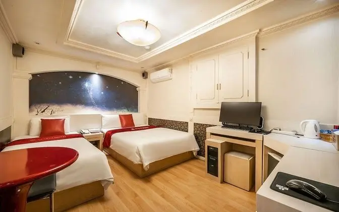 Oda (Twin Room(2PC Window 10 Gaming monito)